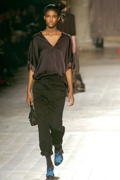 Look 74